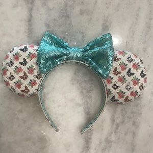 Minnie Mouse ears
